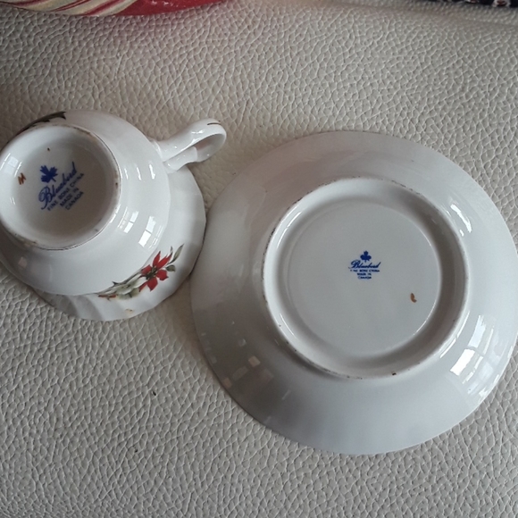 ⭐RARE⭐♥️ANTIQUE♥️Bluebird Fine Bone China Christmas Tea set - Picture 7 of 7